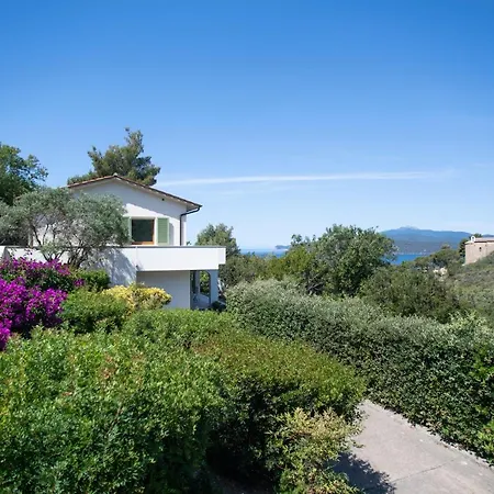 Holiday home E Valle Incantata - Goelba